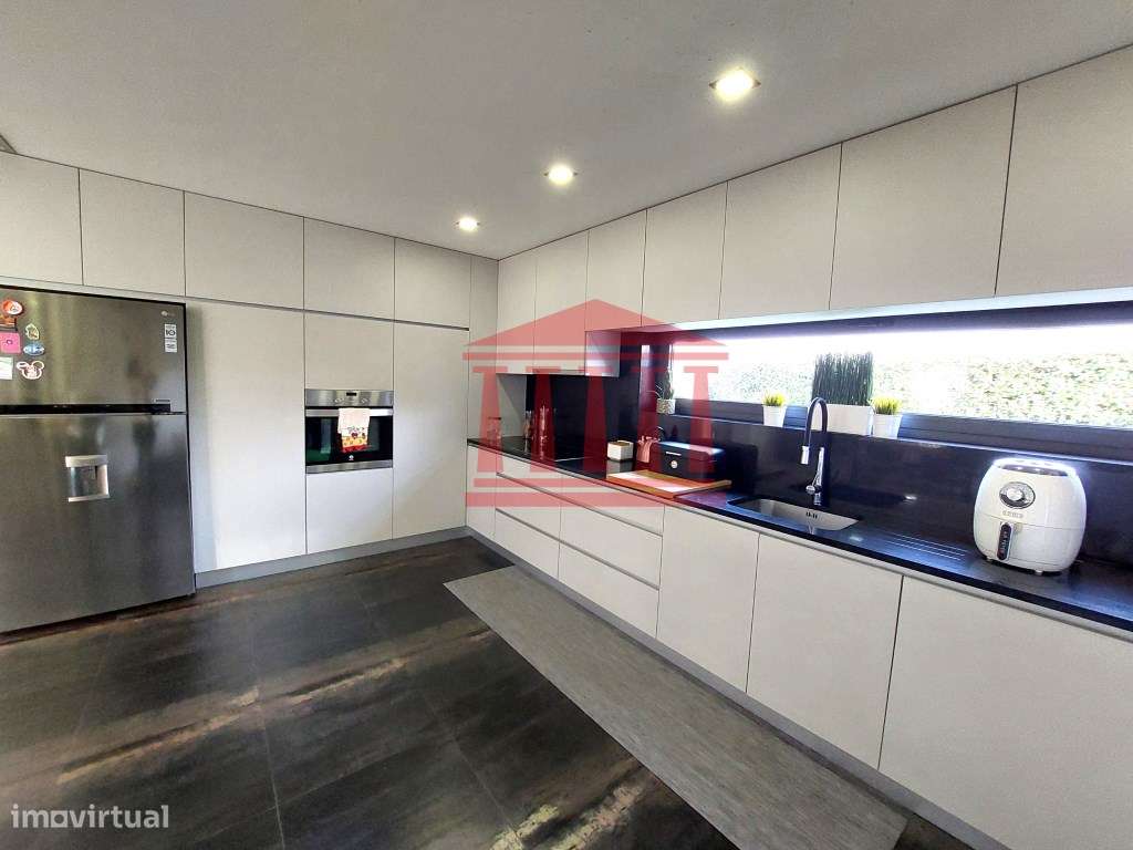 MORADIA TÉRREA SEMINOVA-27