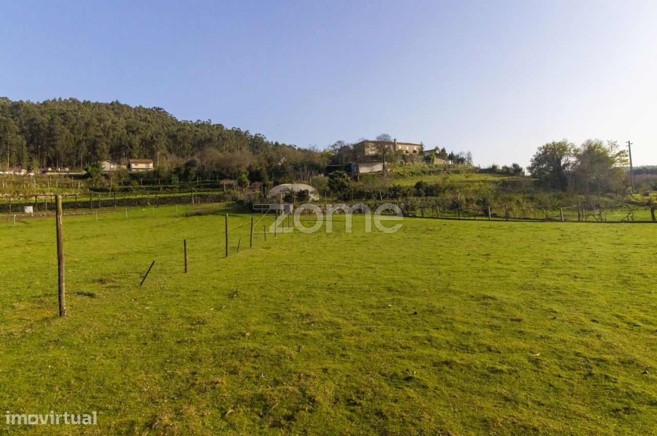 Terreno com 11554 m2 para venda em Portela/V.N. Famalicão