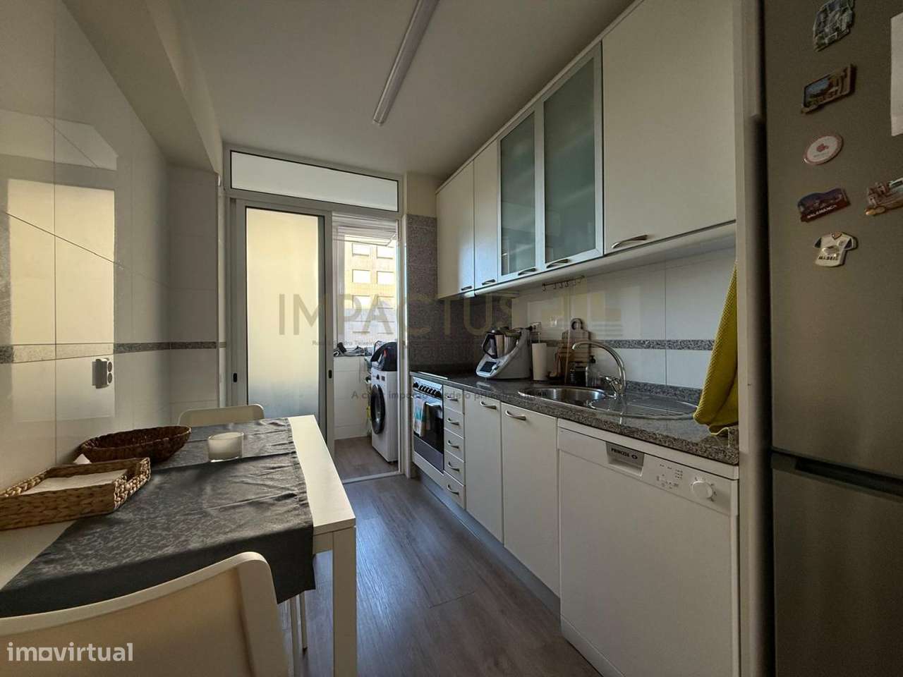 Apartamento T2 com garagem no centro-6