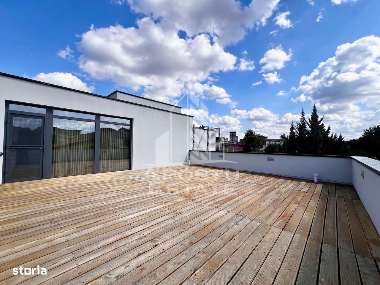 Casa de lux cu 5 camere, 4 bai, piscina privata , zona Aradului - Imagine principală: 3/20