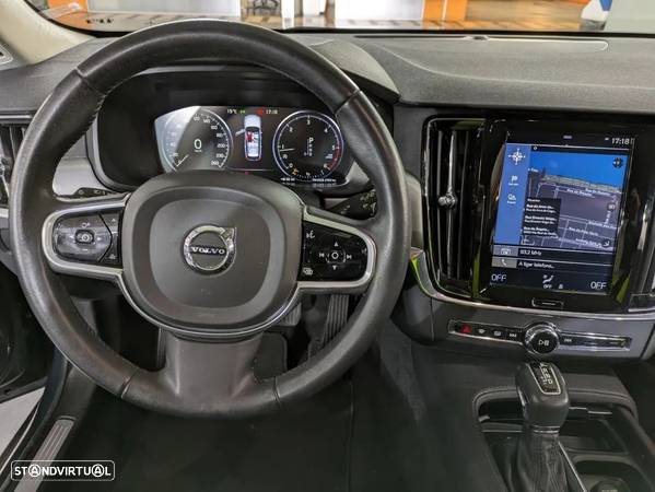 Volvo V90 2.0 D4 Momentum Geartronic - 5