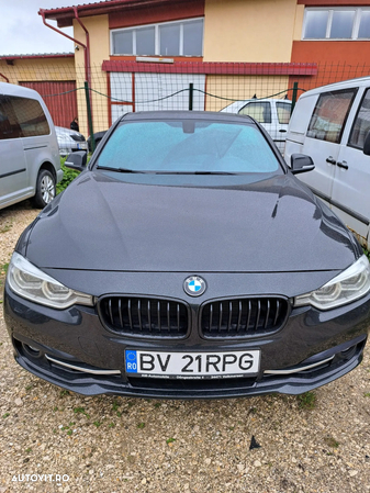 BMW Seria 3 330i xDrive AT Sport Line - 10