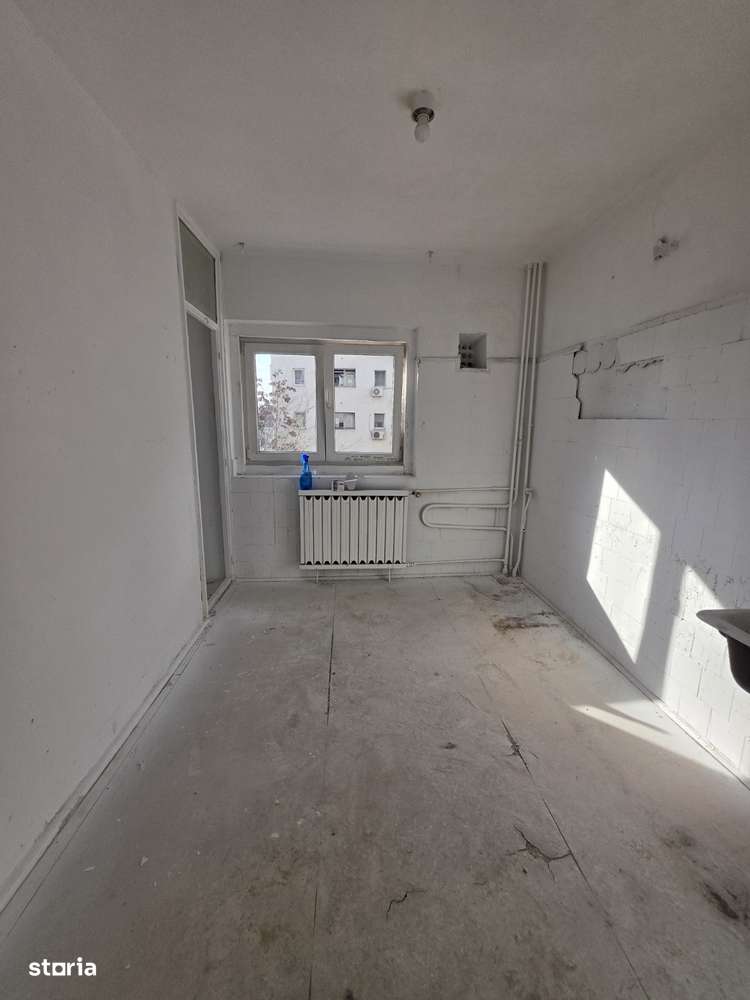 Calea Vitan, vav mall Vitan, bloc 1987, stradal, bloc reabilitat - Imagine principală: 2/12