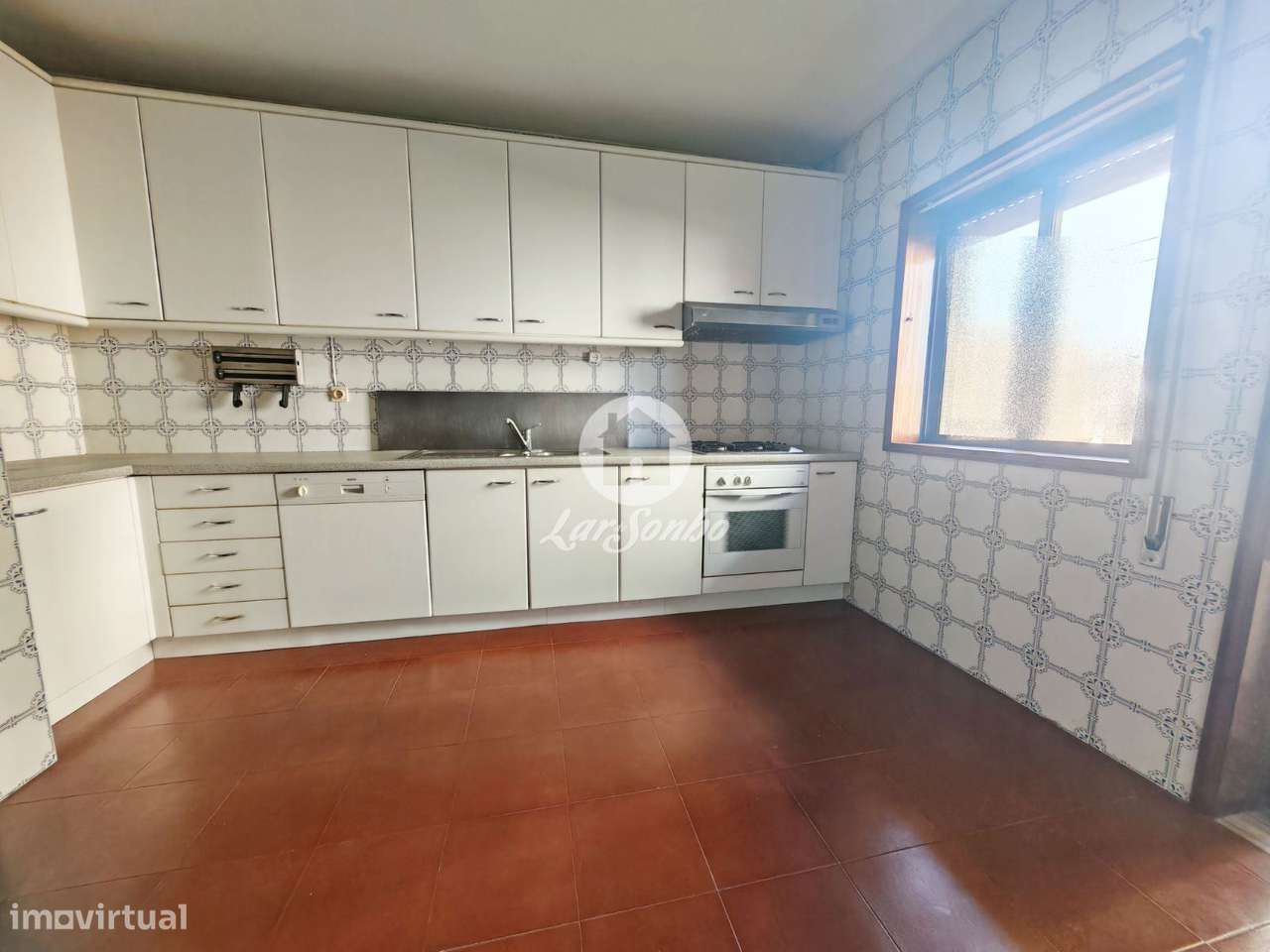 Apartamento T3 com lugar de garagem a 150m da praia de Árvore, Vila... - Grande imagem: 5/14