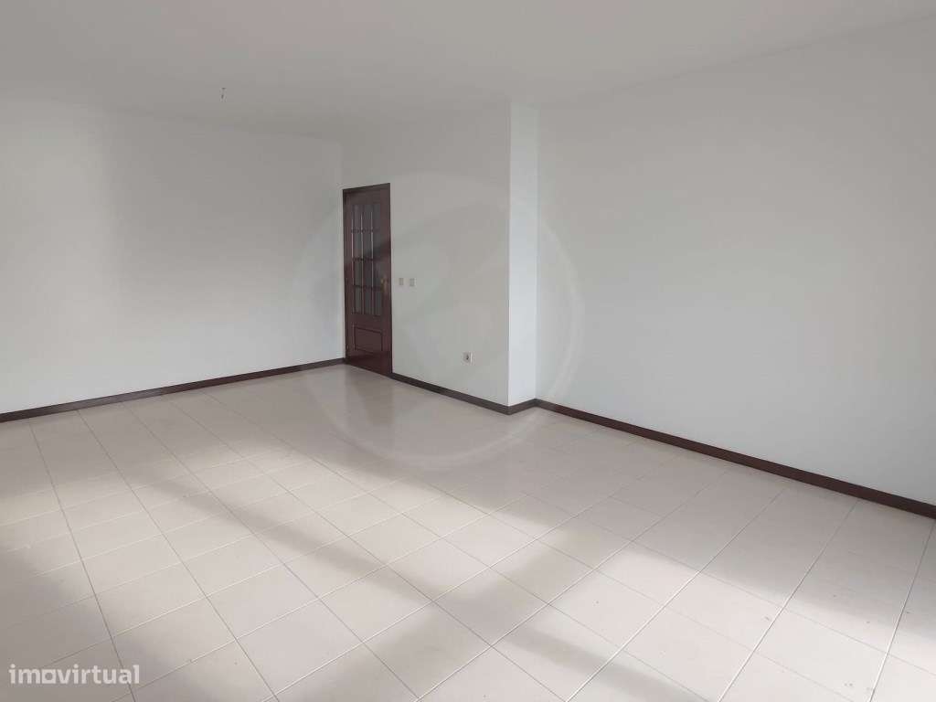 T2+1 para Arrendamento Anual na 1ª Linha de Mar da Póvoa de Varzim - Grande imagem: 5/36