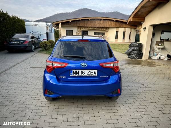 Toyota Yaris 1.5 VVT-i HSD Bi-Tone B&B (Albastru&Negru) - 23