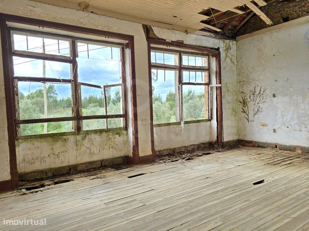 Antiga Escola Primária com projeto aprovado para moradia T2+1 em Tomar-5