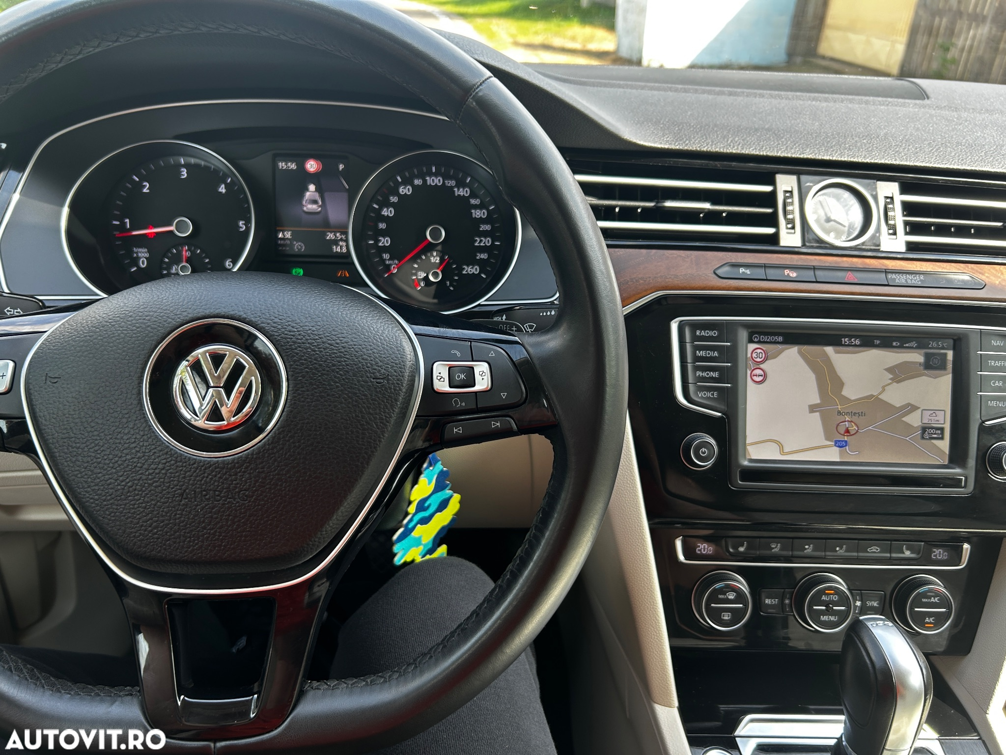 Volkswagen Passat Variant 2.0 TDI DSG Highline - 12