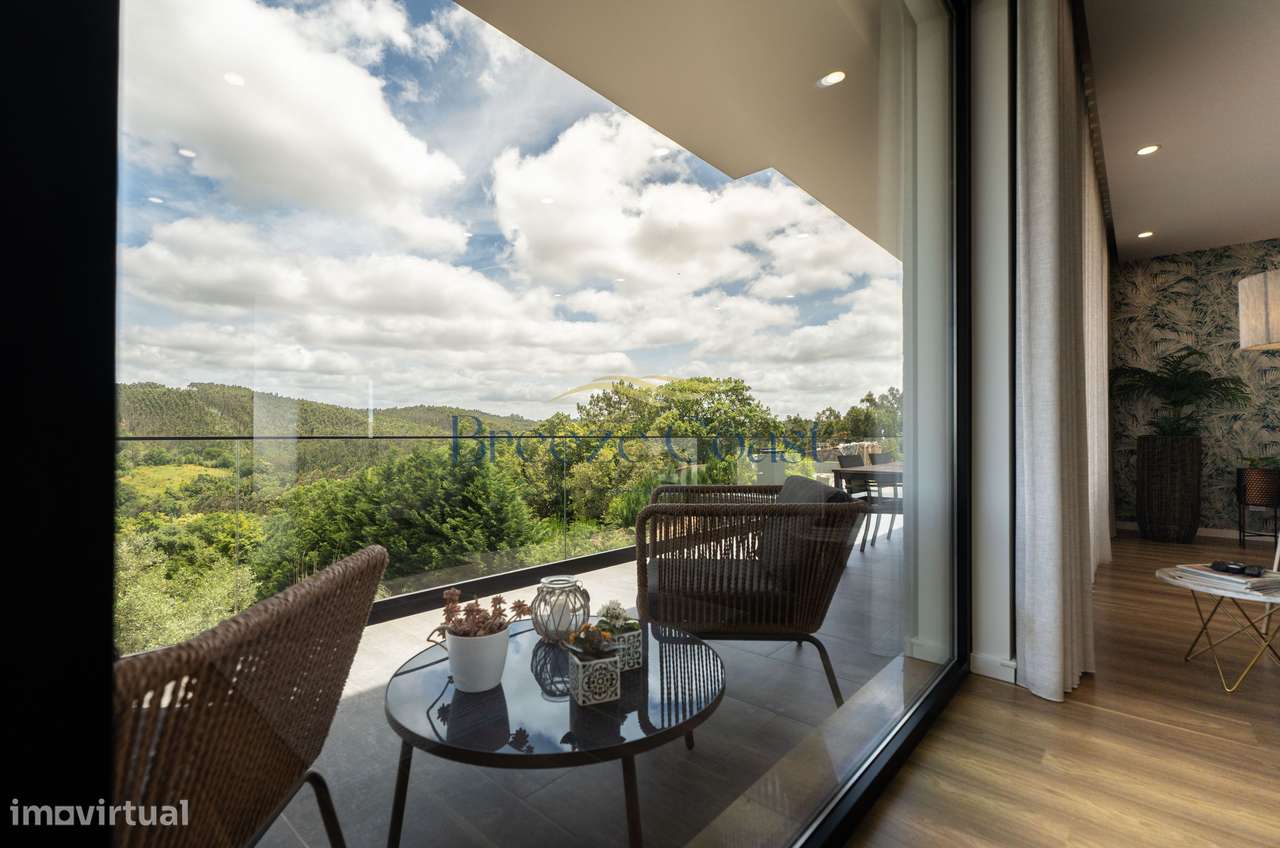 Moradia T4 de Arquitetura Distinta e Elegância Intemporal-9