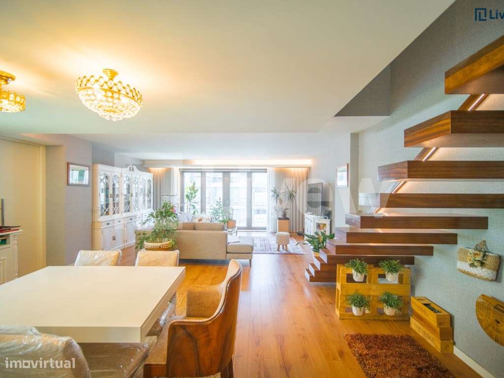 Apt T3 Duplex Ultimo andar Av. Fernão de Magalhães, como novo! - Grande imagem: 2/35