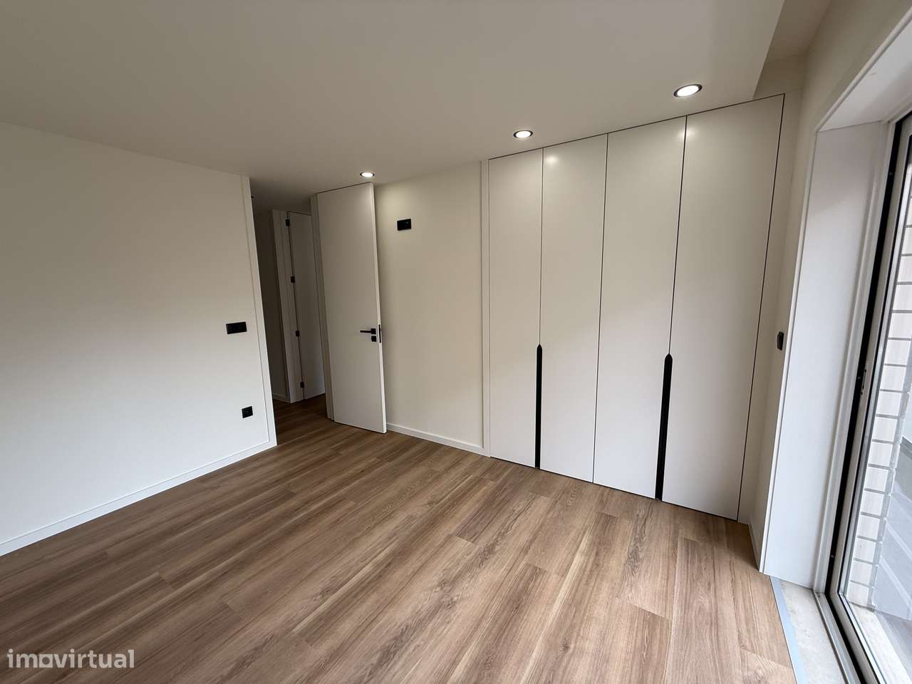 Apartamento T 3  com boas áreas remodelado junto à praia-15