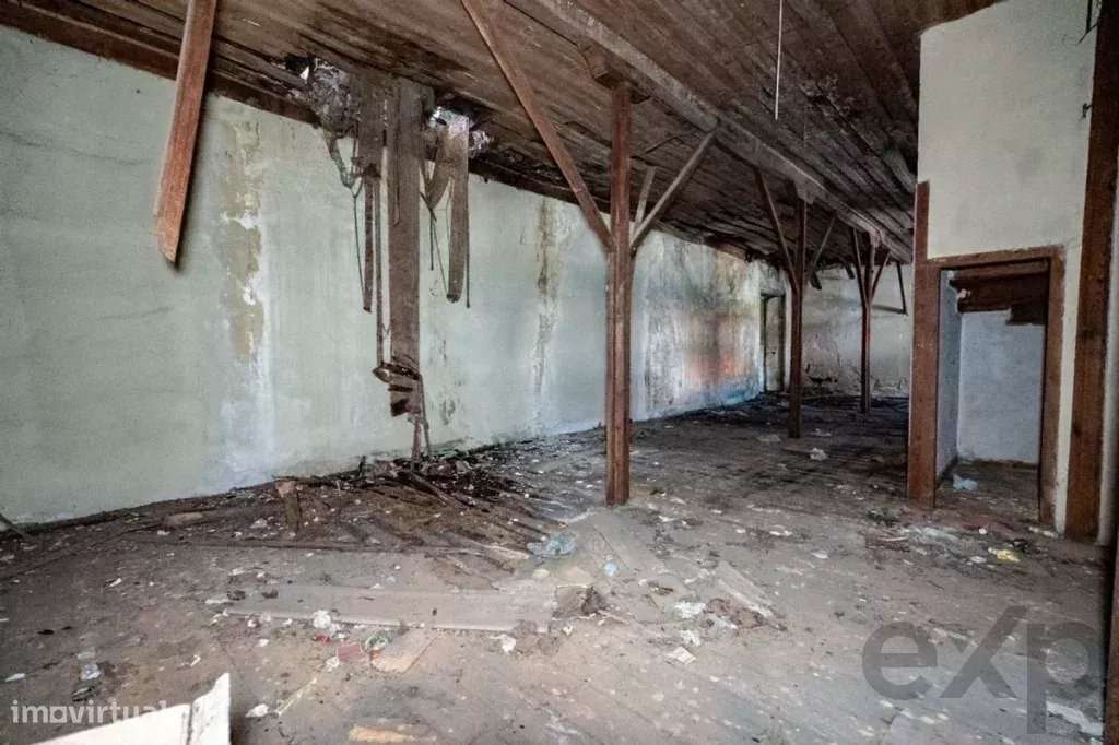 Edifício para recuperar no centro da Vila de Vieira de Leiria para pré - Grande imagem: 5/16