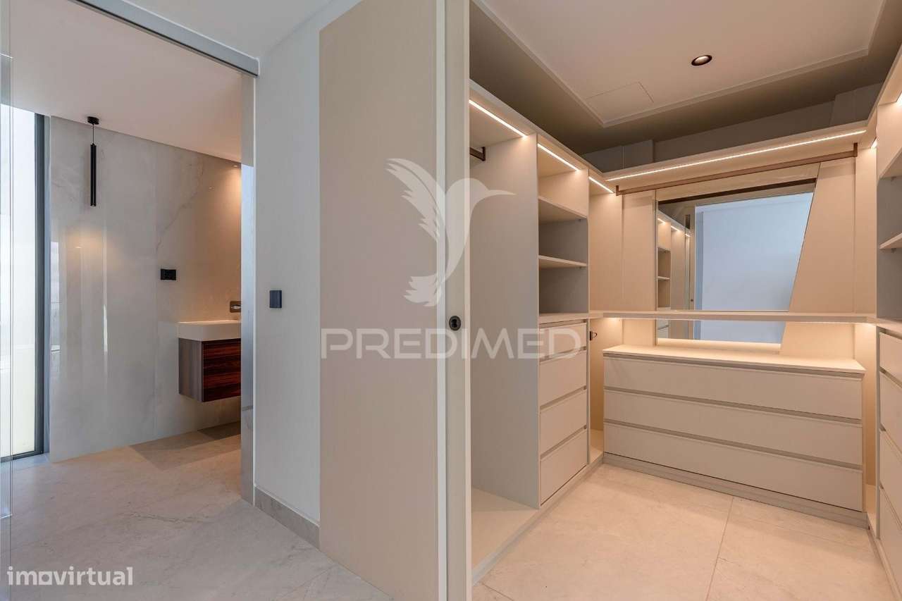 LUXUOSA MORADIA T4 COM PISCINA VISTA MAR.-17