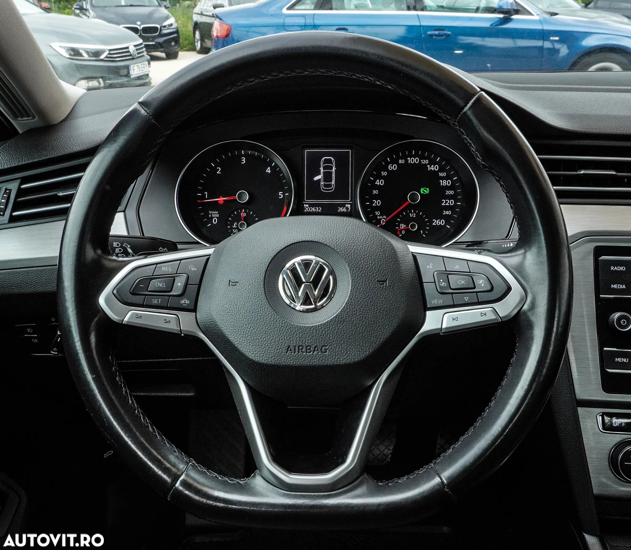 Volkswagen Passat 2.0 TDI DSG Highline - 19