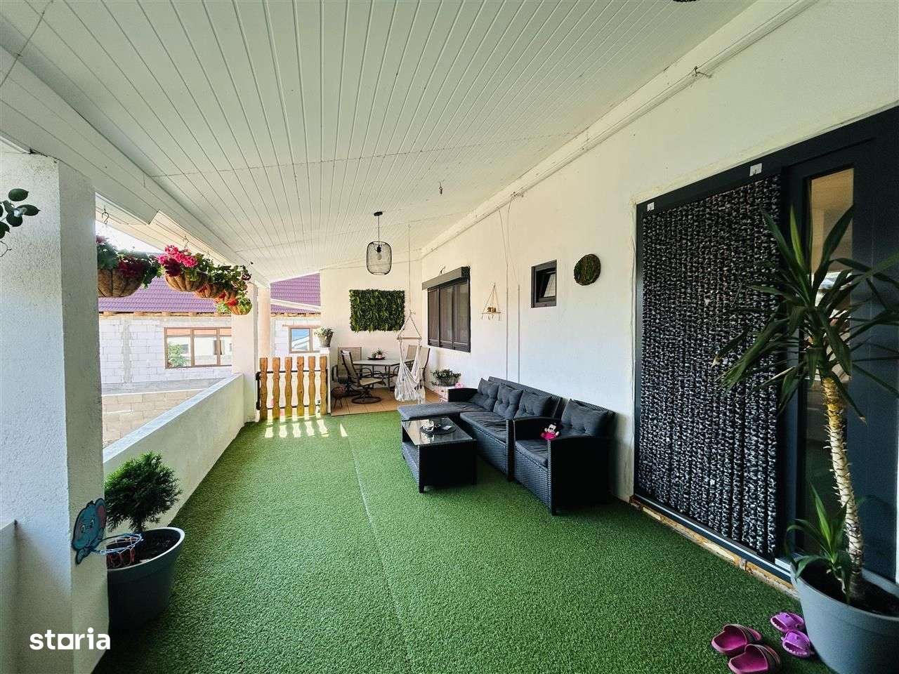 Casa pe un singur nivel - teren de 700 mp - 2 constructii in curte - Imagine principală: 5/17