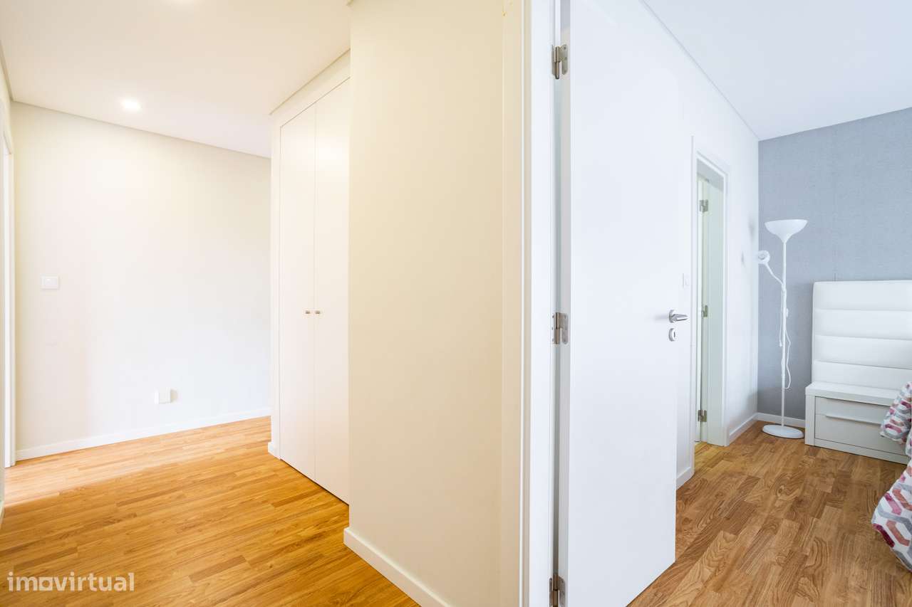 Apartamento T3 com 163 m², Box e Arrecadação-15