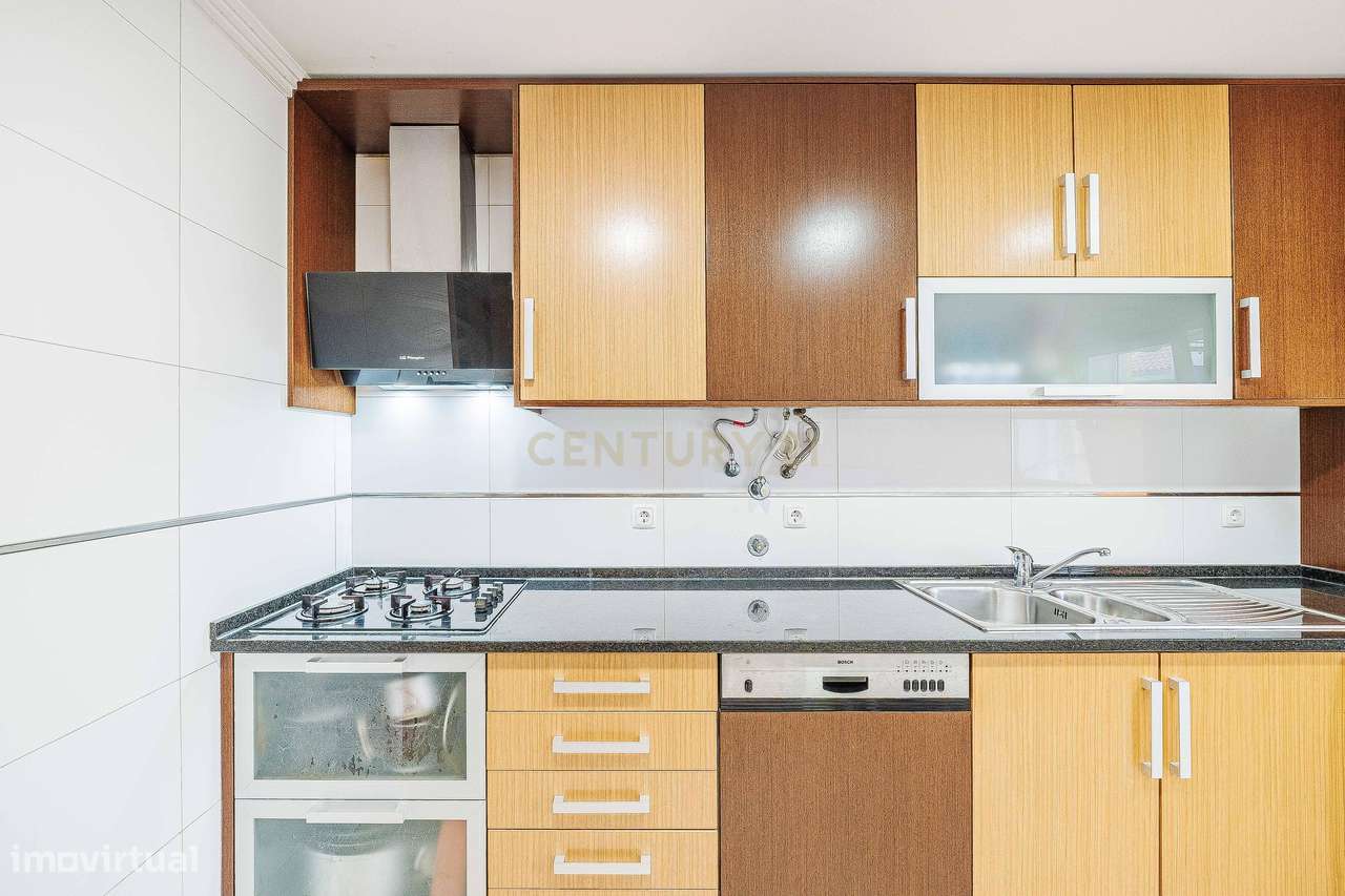 T2 em Caneças com Terraço,  logradouro  e 2 Parqueamentos-7