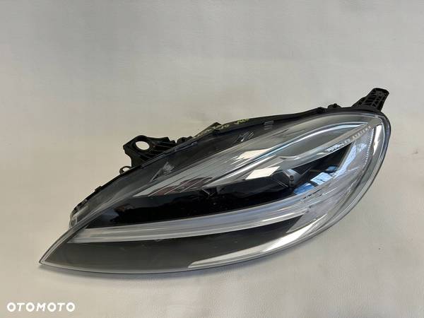 Volvo V 40 V40 Lift 17- lampa full led lewa przód - 1