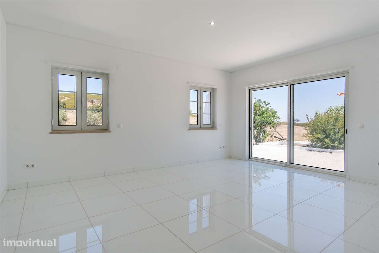 Monte alentejano com 28 hectares-28