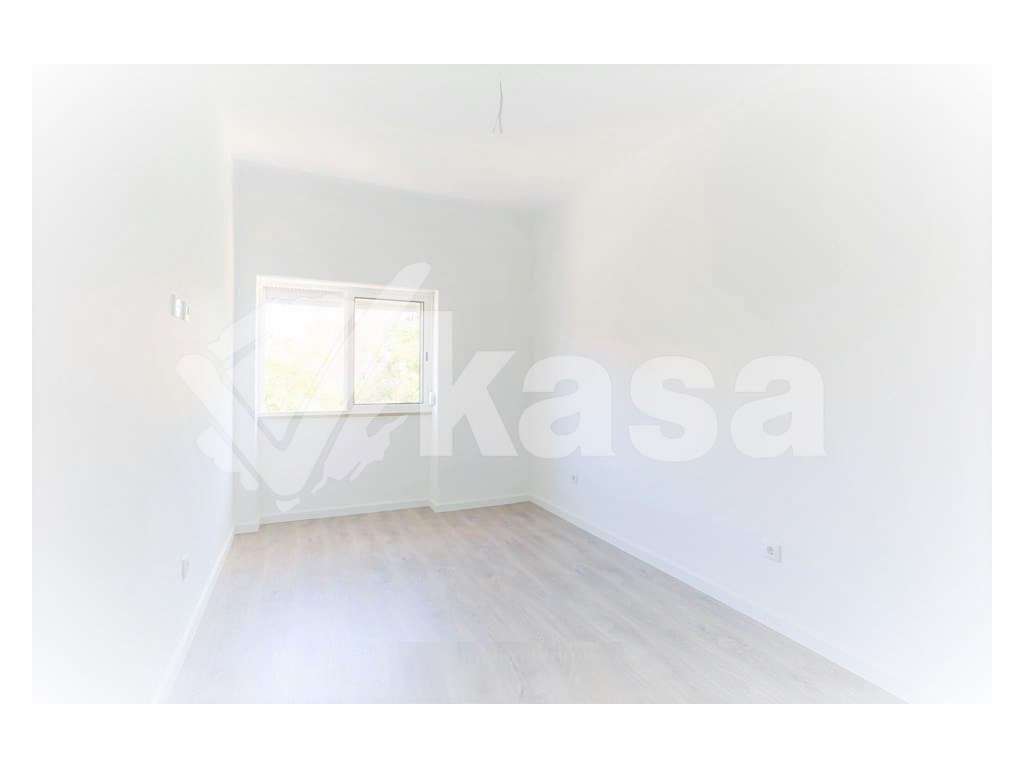 T1 com Quintal e Acabamentos Novos - Ideal para Habitação ou Invest...-3