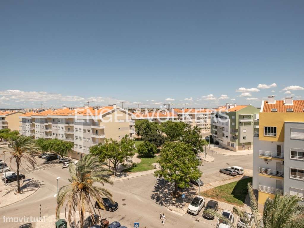 Exclusivo Duplex T2+1 com Terraço Privativo e Vista Panorâmica-26
