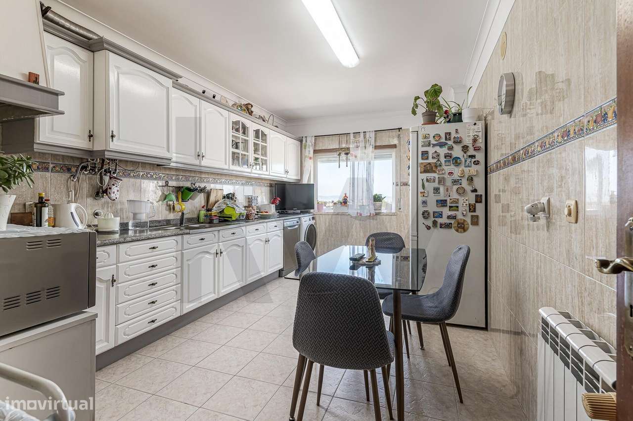 Apartamento T3 com elevador e vista desafogada, Urbanização do Moinho,-14