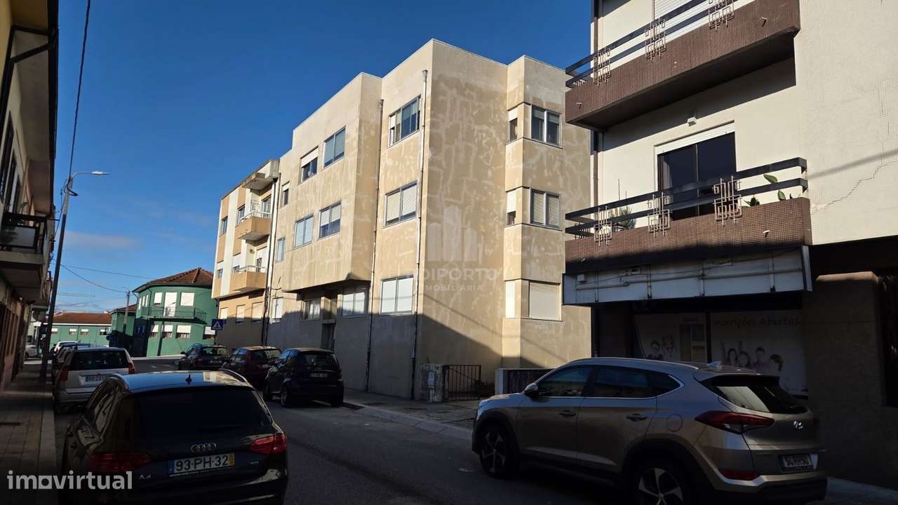 Apartamento T3 totalmente renovado no centro de Rio Tinto-24