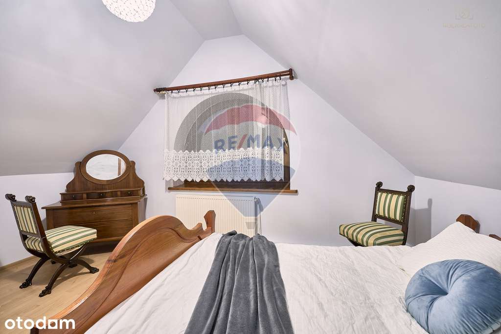 Klimatyczny dworek z basenem i kortem tenisowym-13