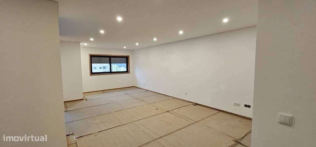 Fabuloso T3, Novo com Box  Rio Tinto-5