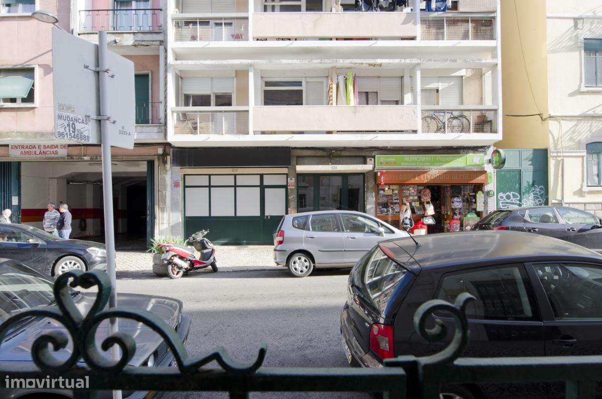 Quarto - localizado em Intendente Lisbon - Grande imagem: 5/21