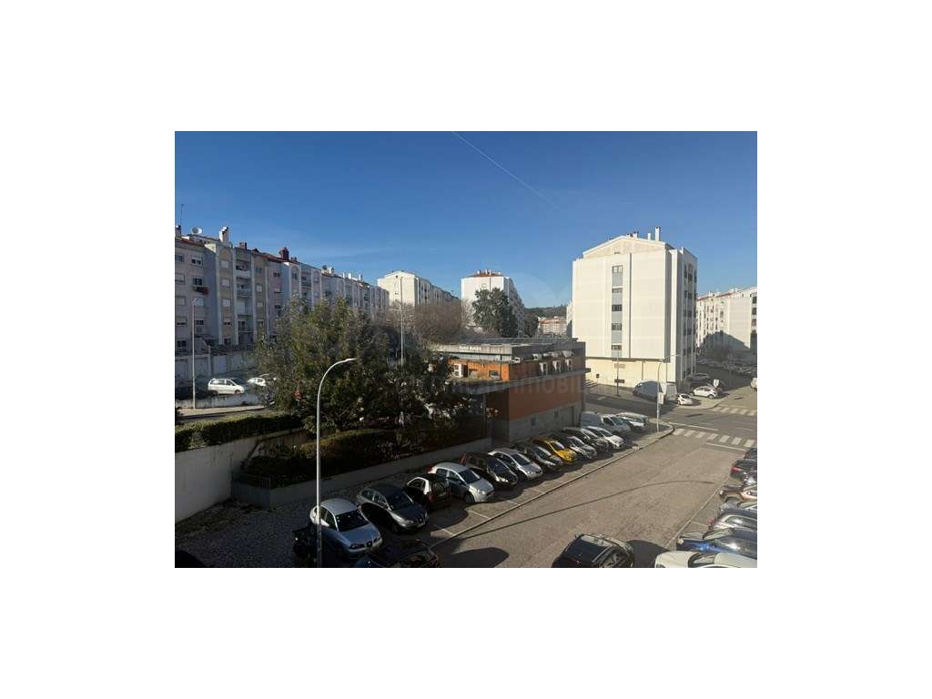Apartamento T3 em Rio de Mouro, Sintra-18