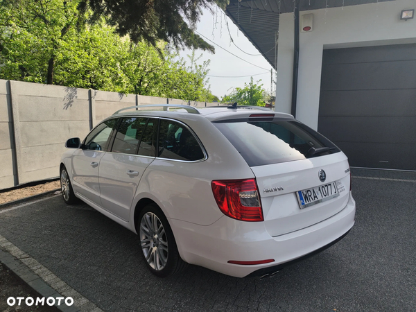 Skoda Superb 2.0 TDI Active DSG - 8