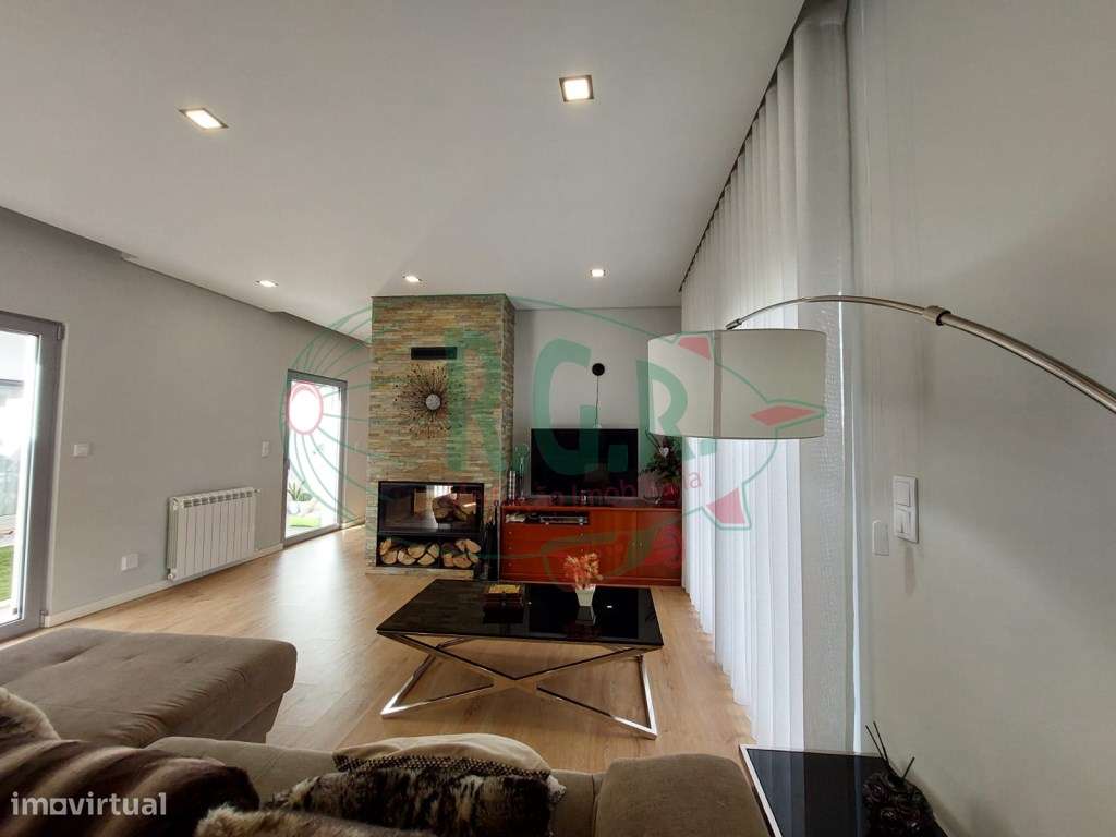 Moradia T3+1 Térrea | São Cosme | 10 min Porto-12