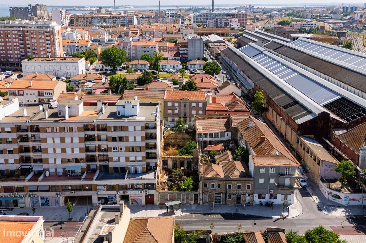 Terreno para construção de prédio, no Centro Barreiro, frente rio e a-7