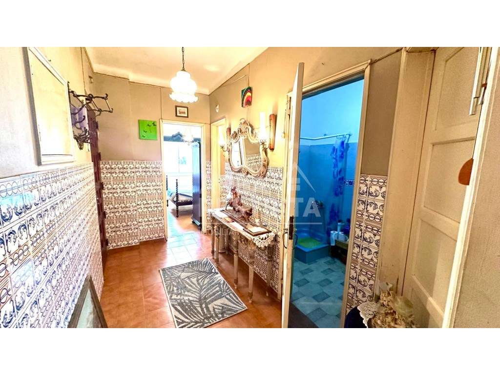Apartamento T1 com Logradouro e Arrecadação/Garagem no Afonsoeiro -...-7