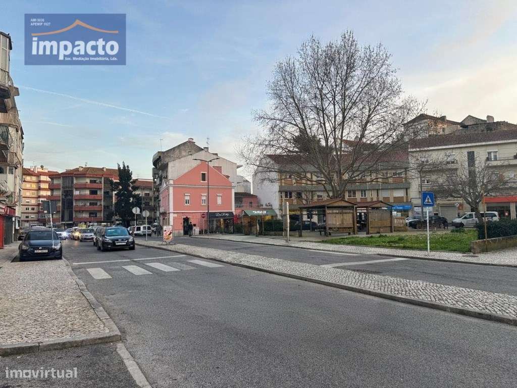 BOX para 1 viatura e arrumos, Choupal, Alverca - Grande imagem: 3/9