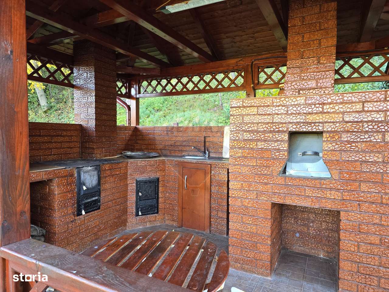 Casă cu 5 camere de vânzare în zona Central comision 0-17