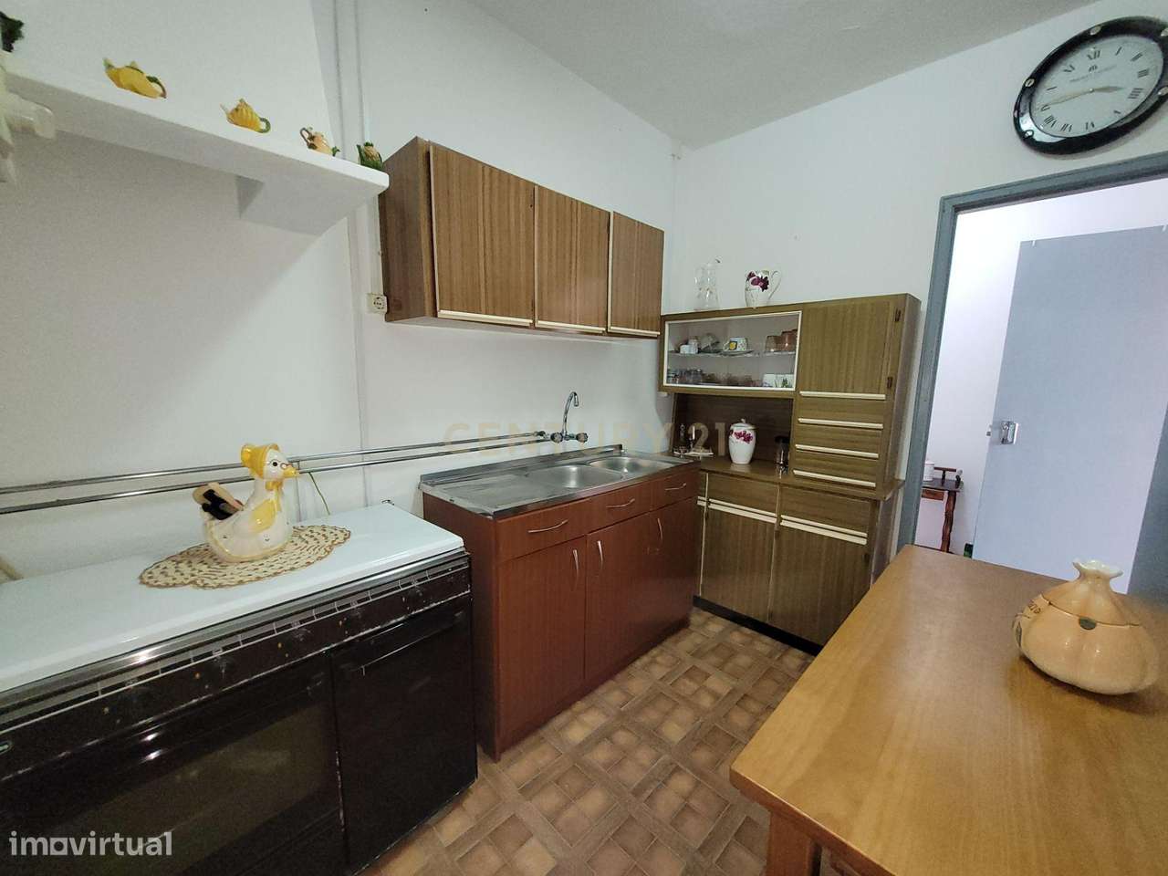 Moradia T2 isolada remodelada com jardim em Alenquer - Casais Brancos-12