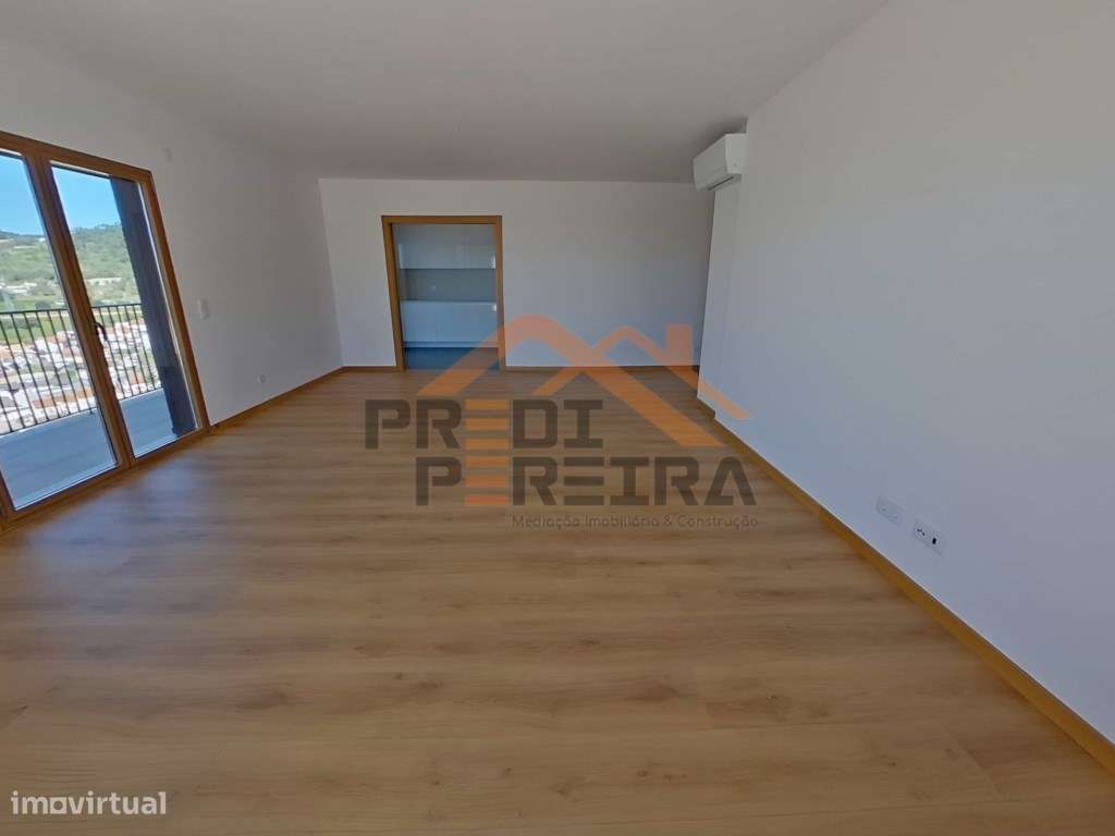 Situado na Ramada, T2 a Estrear | Varandas + Terraço | Parqueamento... - Grande imagem: 3/24