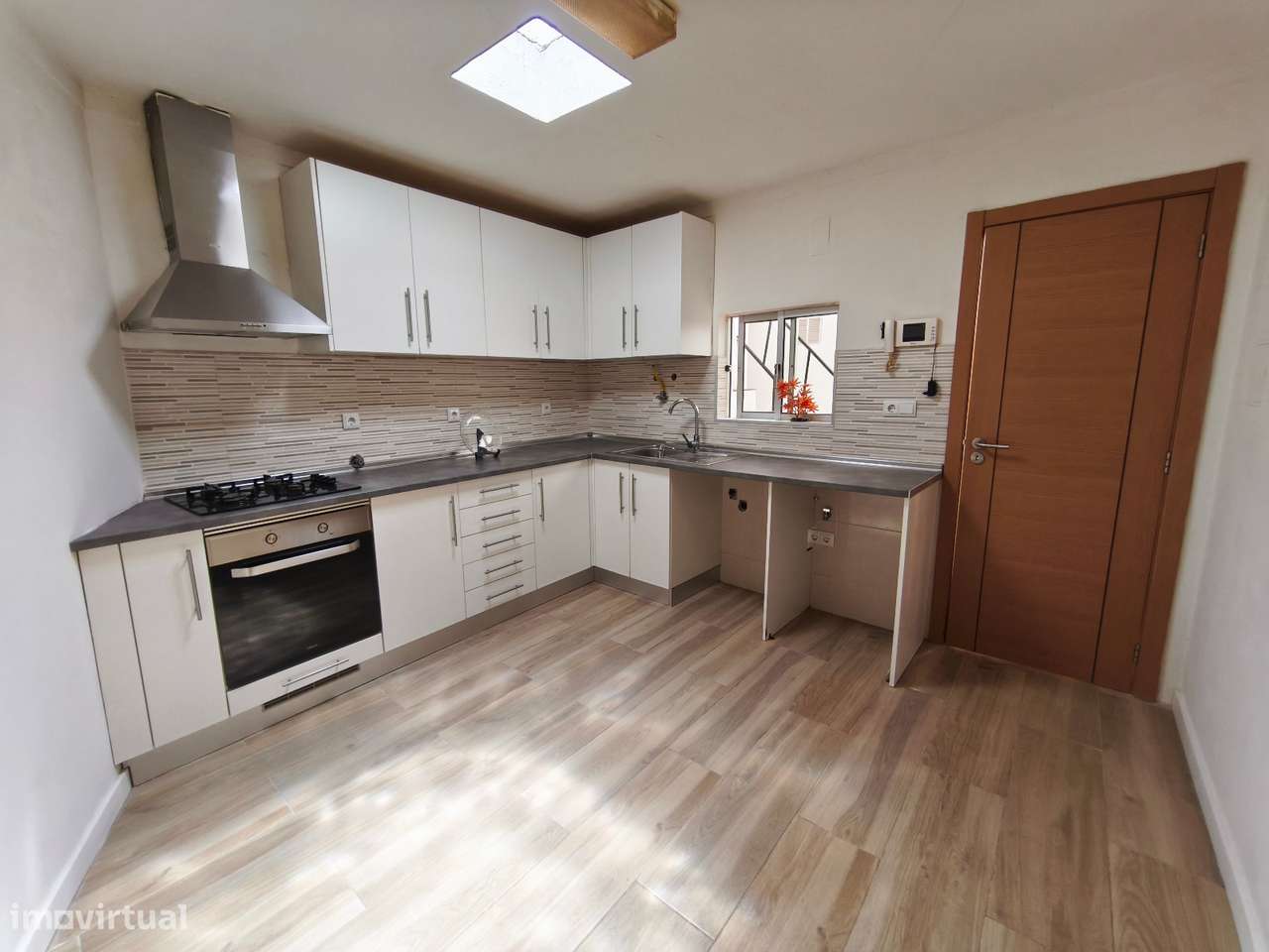 Moradia T2 Remodelada com Terraço em Moura – Charme Alentejano e Excel-9