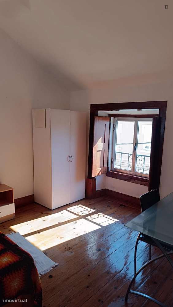 Quarto - localizado em Conchada Coimbra - Grande imagem: 3/7