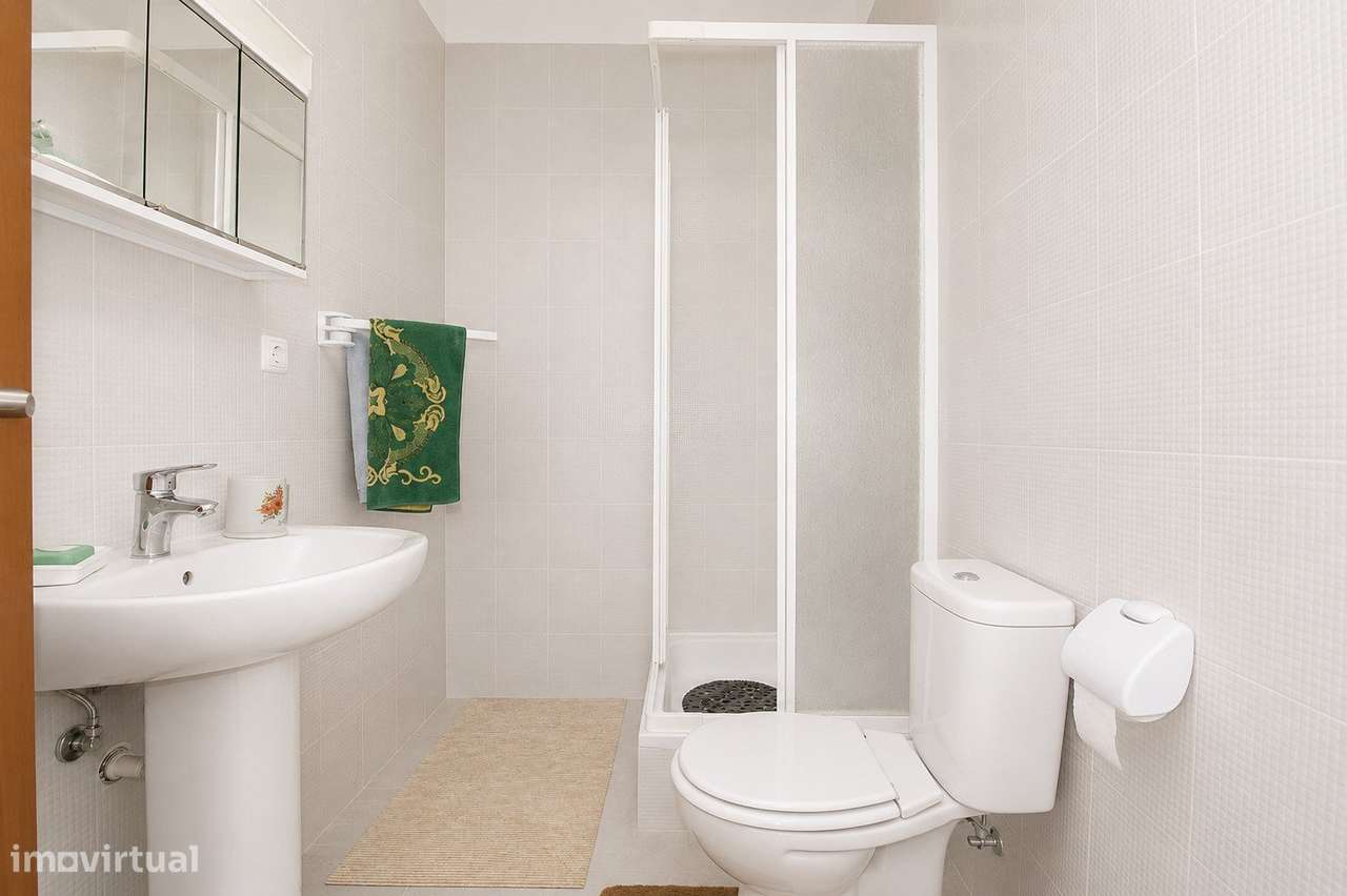 Moradia de Prestígio com T1 Independente, Terraço Panorâmico e Exce...-26