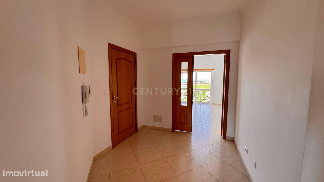 Excelente T4 no Montijo com Garagem e Arrecadação.-8