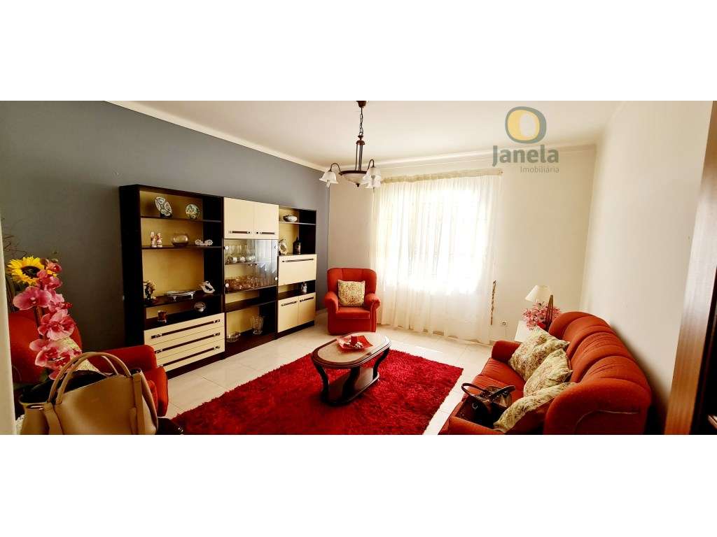 T1 +1 com grande logradouro, em zona agradável da cidade - Grande imagem: 5/20