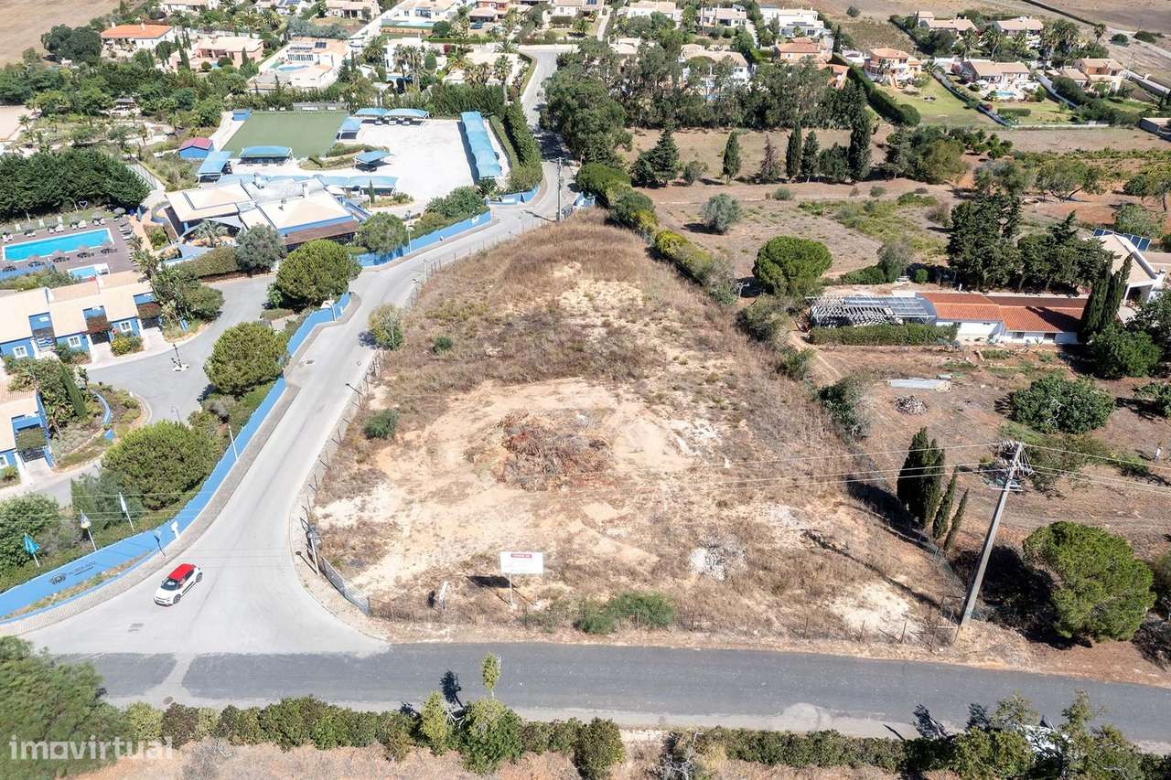 TERRENO URBANO PARA CONSTRUÇÃO COMERCIAL, PERTO DE LAGOS - Grande imagem: 3/10