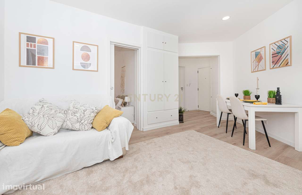 Vista de Mar - Apartamento T1 Completamente Renovado. Venda com possib - Grande imagem: 3/36