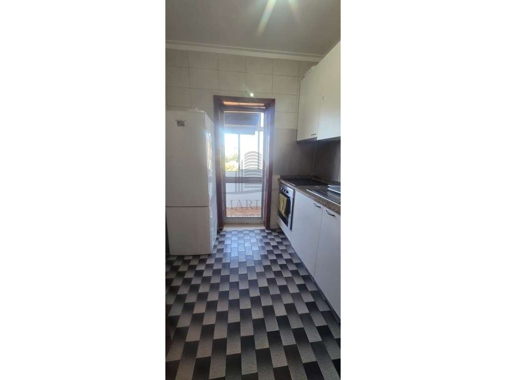 **Apartamento T2 a 500 metros do Metro**-11