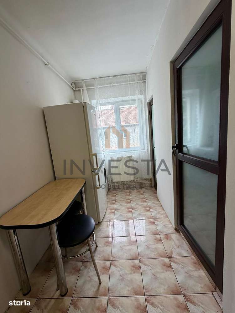 De vanzare apartament cu 1 camera pe strada Bucuresti ! - Imagine principală: 5/8