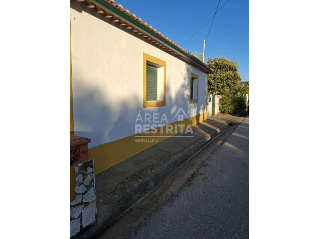 Moradia T2 em lote de 360.00 m2 - Grande imagem: 2/21