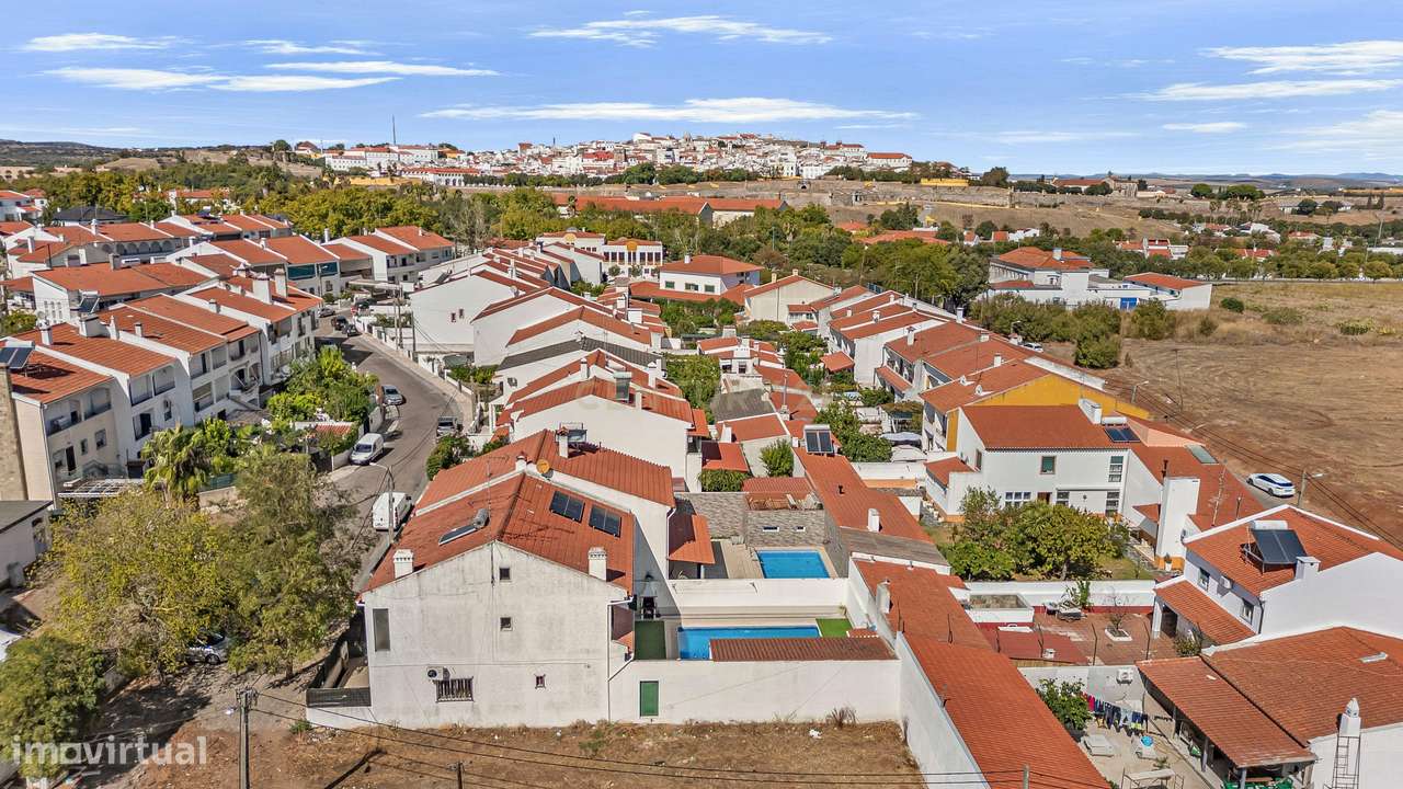 MORADIA T5 COM GARAGEM E PISCINA, 327 M² DE TERRENO PARA USUFRUIR-55